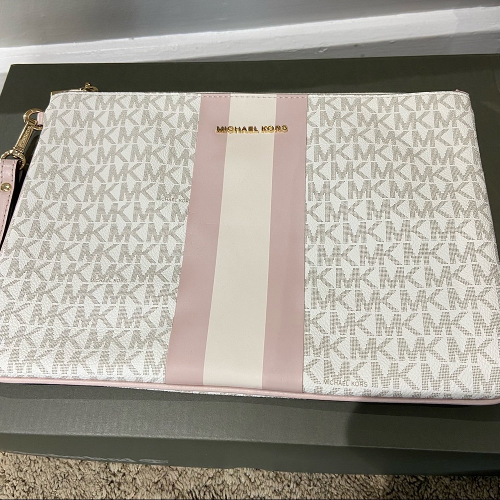 NWT* Michael Kors Pouch/Clutch